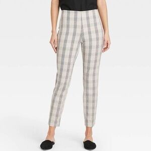 a new day Women's Plaid Cropped Pants in Black and Cream